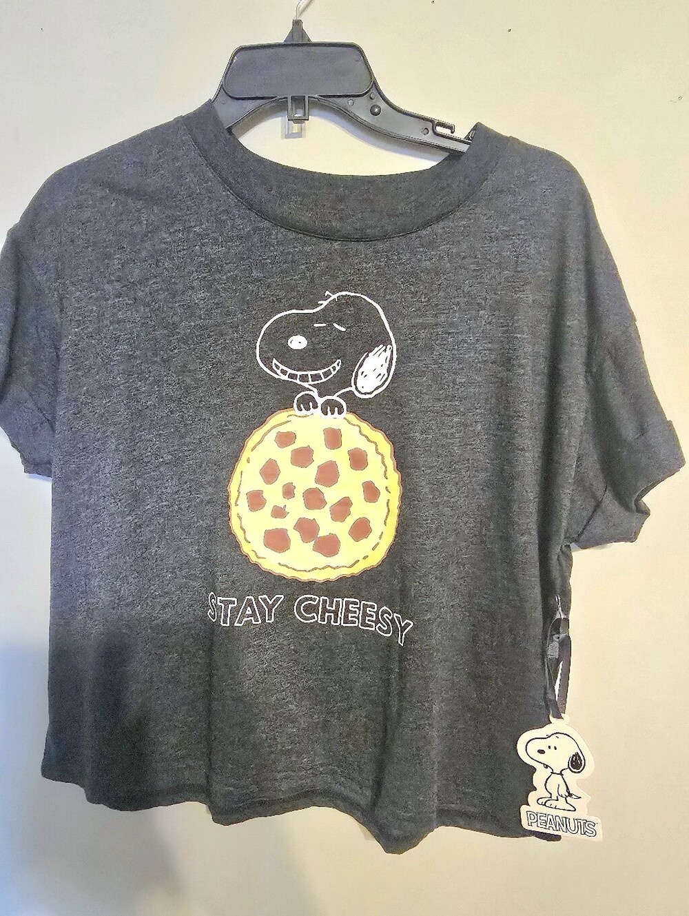 Peanuts Dark Gray Short-Sleeve Tee with Snoopy Pizza Graphic